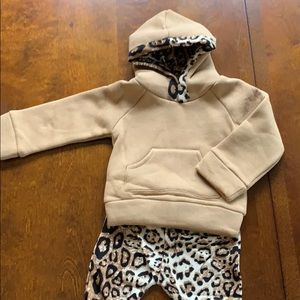 Baby girl super cute hoodie and jogger set